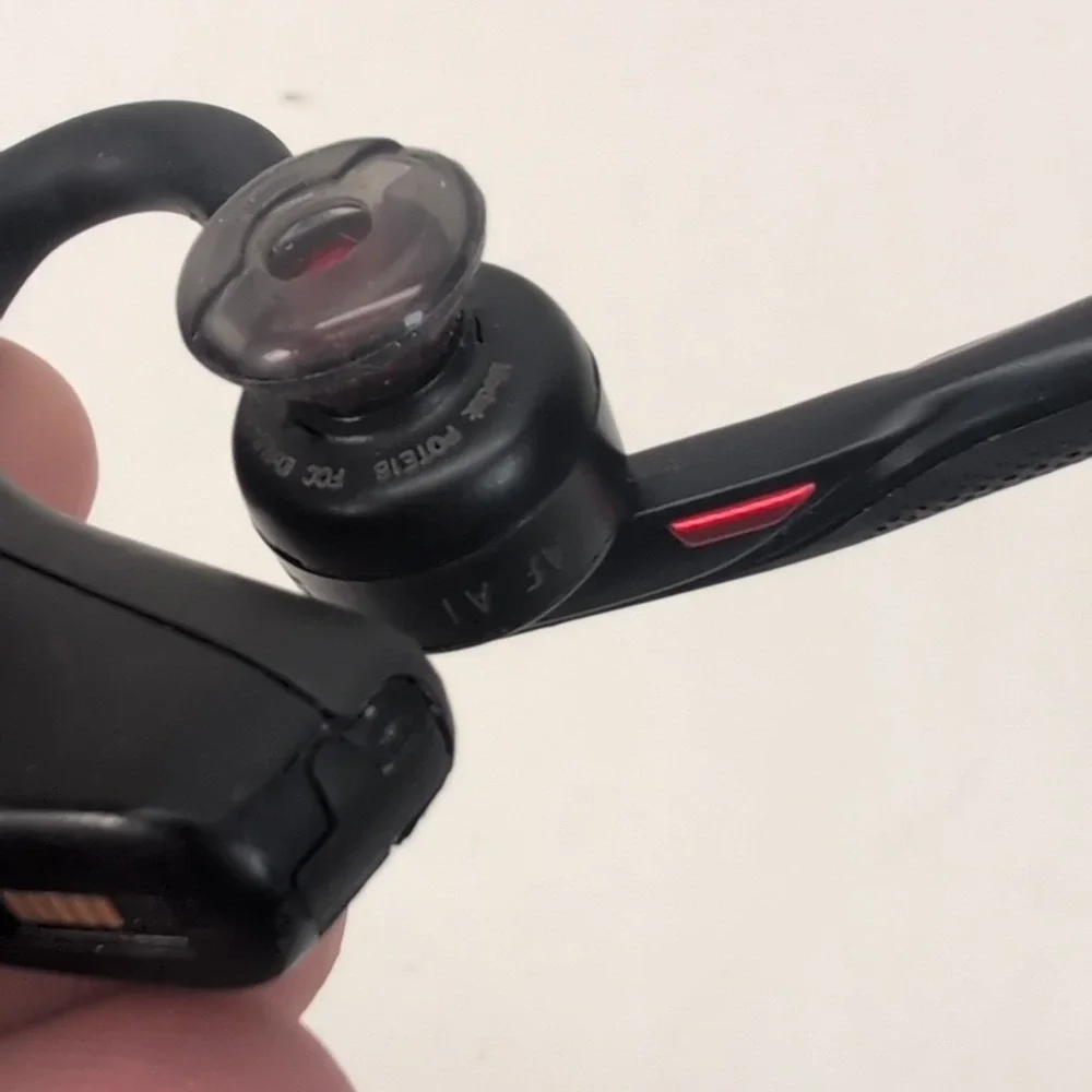Plantronics Voyager 5200 Bluetooth Headset Ear Hook Earbud Black Untested